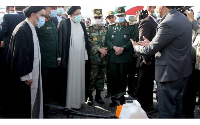 بازدید رئیس‌جمهوری از نمایشگاه دستاوردهای هوا و فضای شهید بابا ساعی ارومیه