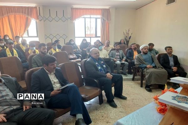 تجدید میثاق مربیان و دانش‌آموزان پیشتاز منطقه مشهد مرغاب با ولایت وشهدای گمنام