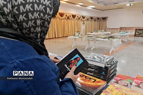 نمایشگاه کتاب و صنایع‌دستی در امیدیه