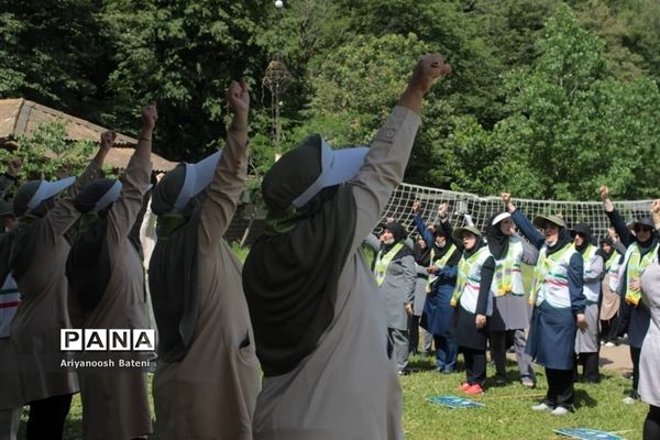 گرامیداشت سالروز تاسیس سازمان دانش‌آموزی و برگزاری مانور تشکیلاتی مربیان پیشتاز در گلستان