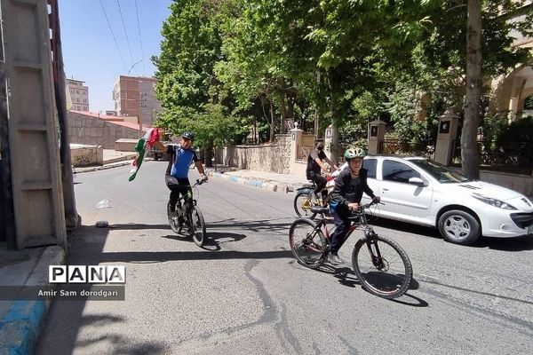 برگزاری مانور دوچرخه‌سواری به‌مناسبت آزادسازی خرمشهر در رودهن