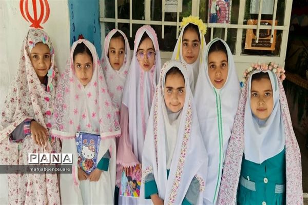برگزاری جشن تکلیف دانش‌آموزان  مدرسه شهیدبنت‌الهدی شهرستان فیروزکوه