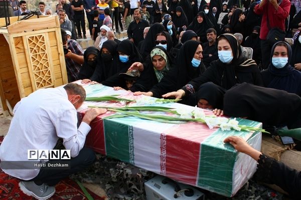 مراسم گرامیداشت شهید تازه تفحص شده دفاع مقدس شهید محمد علیپور اصطهباناتی در شیراز