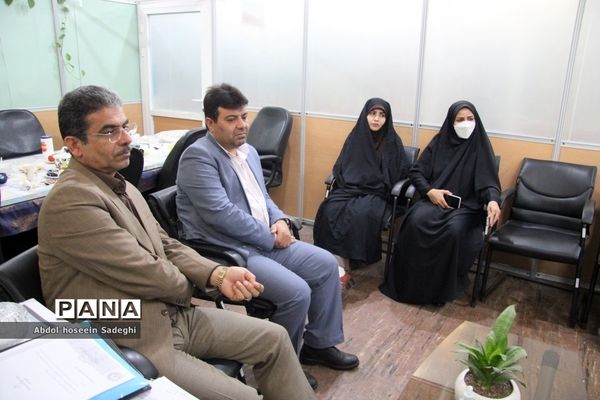 نشست معاون پرورشی و فرهنگی آموزش و پرورش استان بوشهر با کارکنان سازمان دانش‌آموزی