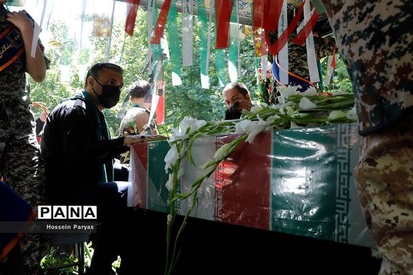 آیین تشییع دو شهید گمنام دانش‌آموز در اردوگاه شهید باهنر تهران