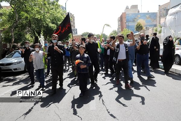 آیین تشییع دو شهید گمنام دانش‌آموز در اردوگاه شهید باهنر تهران