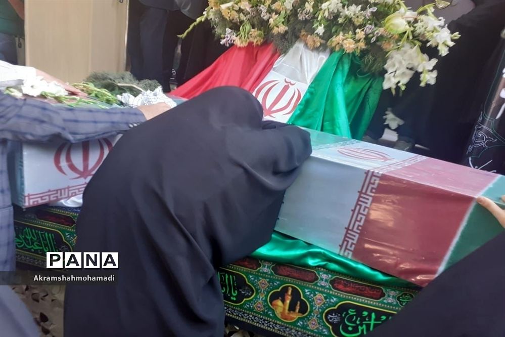 آیین تشییع و تدفین شهدای گمنام دانش‌آموزی در اردوگاه شهید باهنر