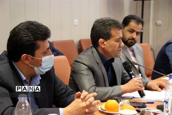 نشست شورای اداری شهرستان بهارستان