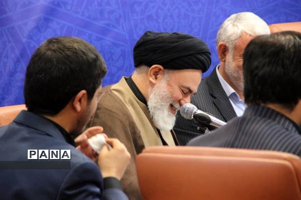 نشست شورای اداری شهرستان بهارستان