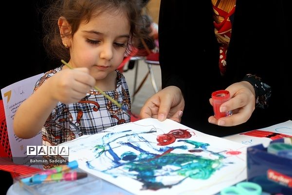 رویداد نقاشی و کاردستی «رویای مادرانه، ترسیم کودکانه»