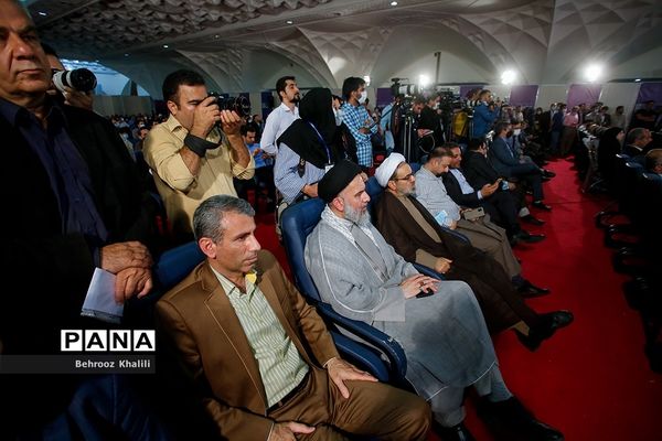 افتتاح نمایشگاه رویداد ملی عصر امید دانشگاه آزاد اسلامی