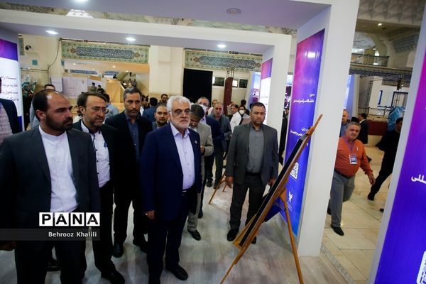 افتتاح نمایشگاه رویداد ملی عصر امید دانشگاه آزاد اسلامی