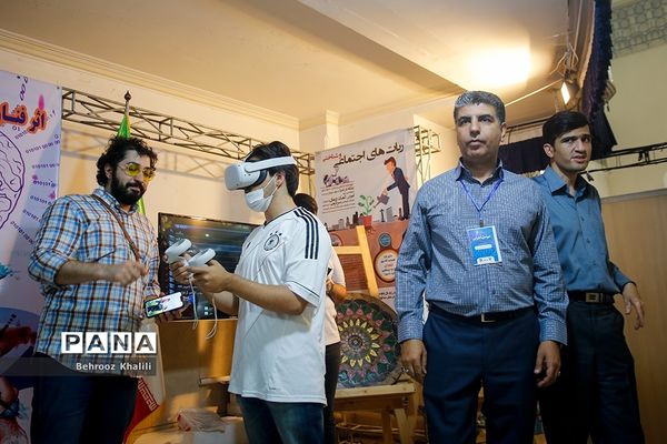 افتتاح نمایشگاه رویداد ملی عصر امید دانشگاه آزاد اسلامی