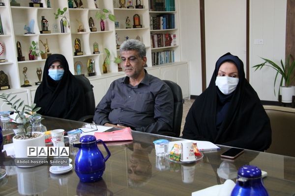 جلسه میز خدمت آموزش و پرورش دشتی با معاونت پرورشی و فرهنگی