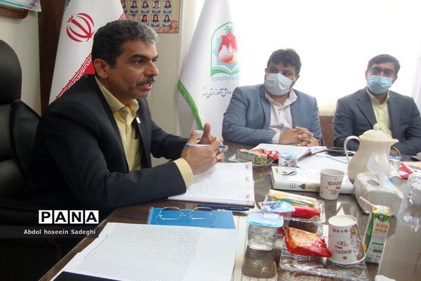 جلسه میز خدمت آموزش و پرورش دشتی با معاونت پرورشی و فرهنگی