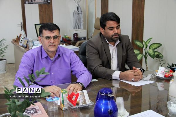 جلسه میز خدمت آموزش و پرورش دشتی با معاونت پرورشی و فرهنگی