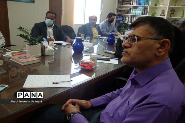 جلسه میز خدمت آموزش و پرورش دشتی با معاونت پرورشی و فرهنگی