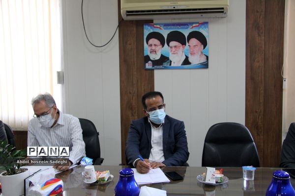 جلسه میز خدمت آموزش و پرورش دشتی با معاونت پرورشی و فرهنگی