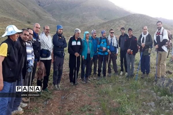 همایش کوهنوردی  و صعود به ارتفاعات بدر و پریشان در کرمانشاه