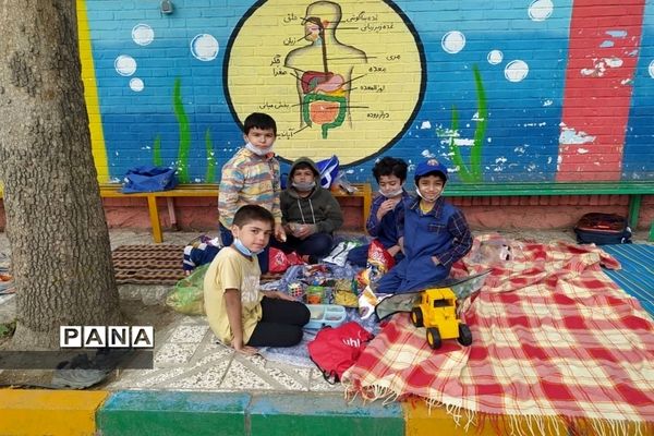 برگزاری ویژه برنامه‌های دهه کرامت در آخرین روزهای سال تحصیلی در مدارس ابتدایی مشهد