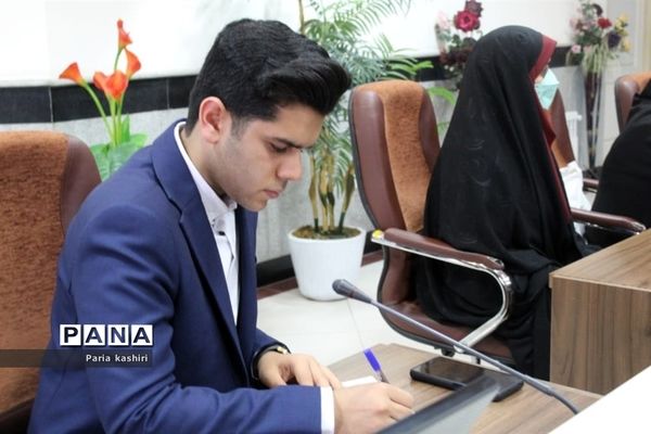 دیدار اعضای سازمان دانش‌آموزی استان با مدیرکل آموزش و پرورش مازندران