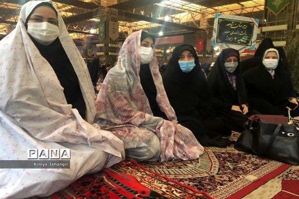 حضور دانش‌آموزان دبیرستان شاهد بنت الهدی صدر ناحیه ۳ اهواز در نماز جمعه