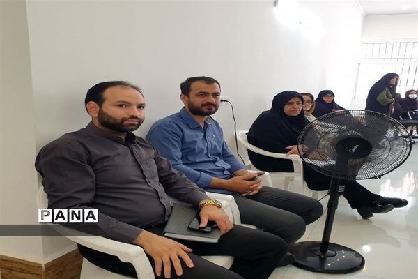 کلاس آموزشی گل و گیاه در شهرستان محمودآباد