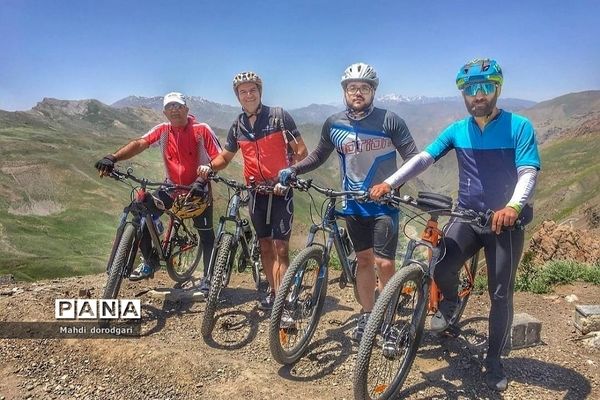 اردوی هیات دوچرخه‌سواری رودهن در طبیعت زیبای شهرستان فیروزکوه