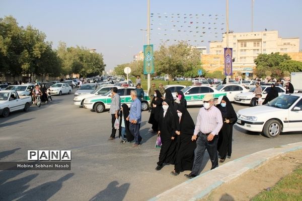 اجرای سرود سلام فرمانده در میدان رئیسعلی دلواری بوشهر-2