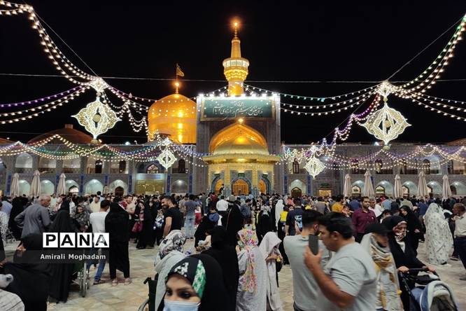 حریم مطهر رضوی در دهه کرامت
