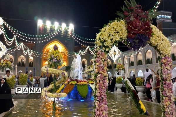 شب میلاد امام رضا (ع) در حرم مطهر رضوی