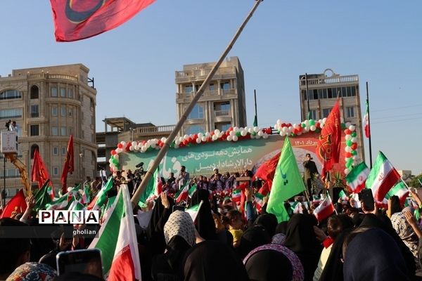 اجتماع عظیم سلام فرمانده با حضور دهه نودی‌ها در اردبیل