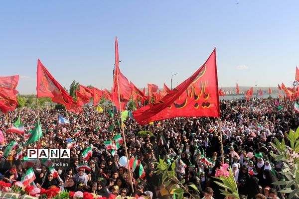 اجتماع عظیم سلام فرمانده با حضور دهه نودی‌ها در اردبیل