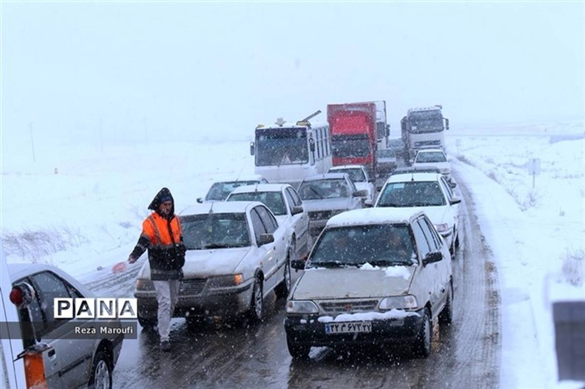 بارش برف و باران در جاده‌های 15 استان؛ 4 محور مواصلاتی مسدود هستند