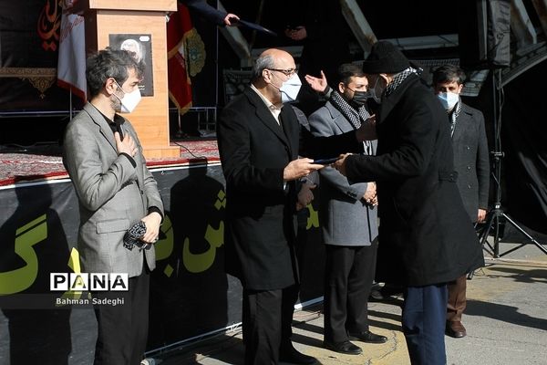 گردهمایی هزار تاکسیران در سالگرد شهادت سردار حاج قاسم سلیمانی