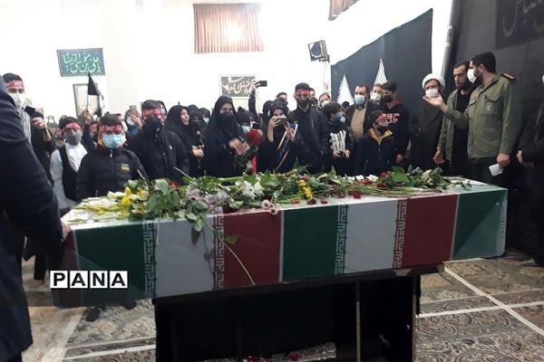نسل سلیمانی‌ها به استقبال شهید گمنام در رودهن