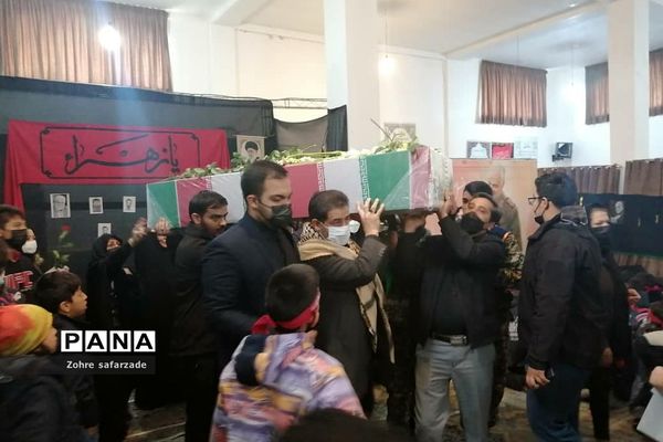 نسل سلیمانی‌ها به استقبال شهید گمنام در رودهن