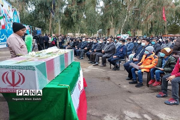 مراسم تشییع و خاکسپاری شهید گمنام در اردوگاه فاطمه الزهرا (س) زاهدان ۱