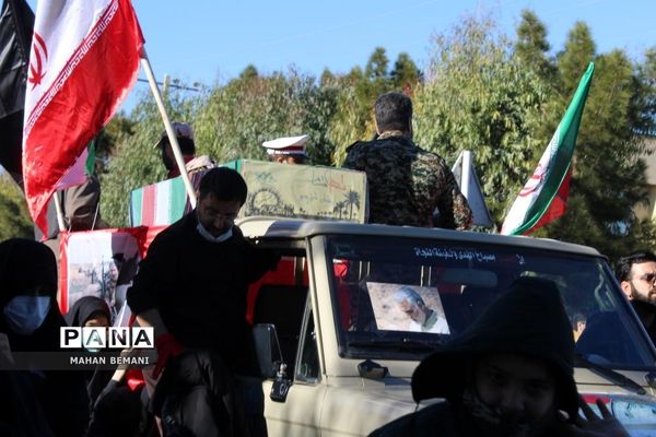 خاکسپاری دو شهید گمنام در مدرسه علمیه فاطمی
