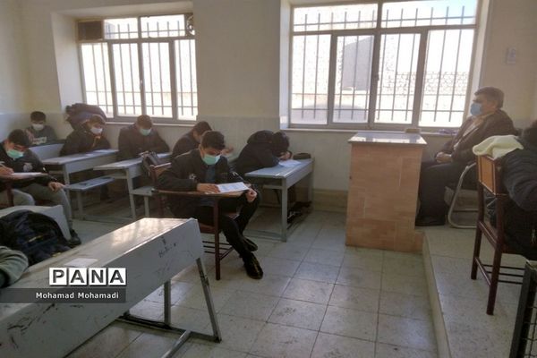 برگزاری امتحانات حضوری نوبت اول پایه نهمی شهرستان کاشمر
