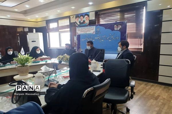 نشست کارشناسان مدارس و مراکز غیردولتی و شوراهای آموزش و پرورش استان بوشهر