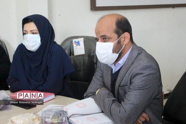 جلسه گروه مدیران هنرستان‌های فنی و حرفه‌ای و کار دانش استان بوشهر
