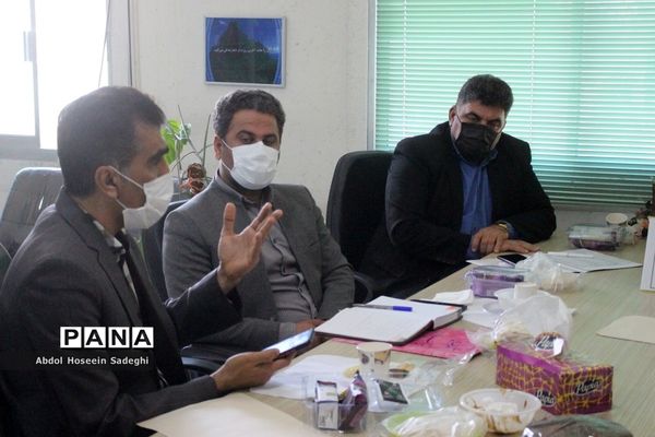 جلسه گروه مدیران هنرستان‌های فنی و حرفه‌ای و کار دانش استان بوشهر