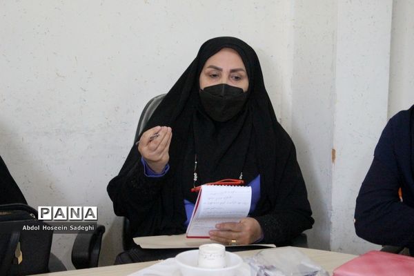 جلسه گروه مدیران هنرستان‌های فنی و حرفه‌ای و کار دانش استان بوشهر