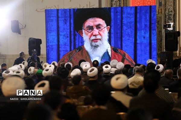 دیدار مردم قم با رهبر انقلاب در سالروز قیام 19 دی