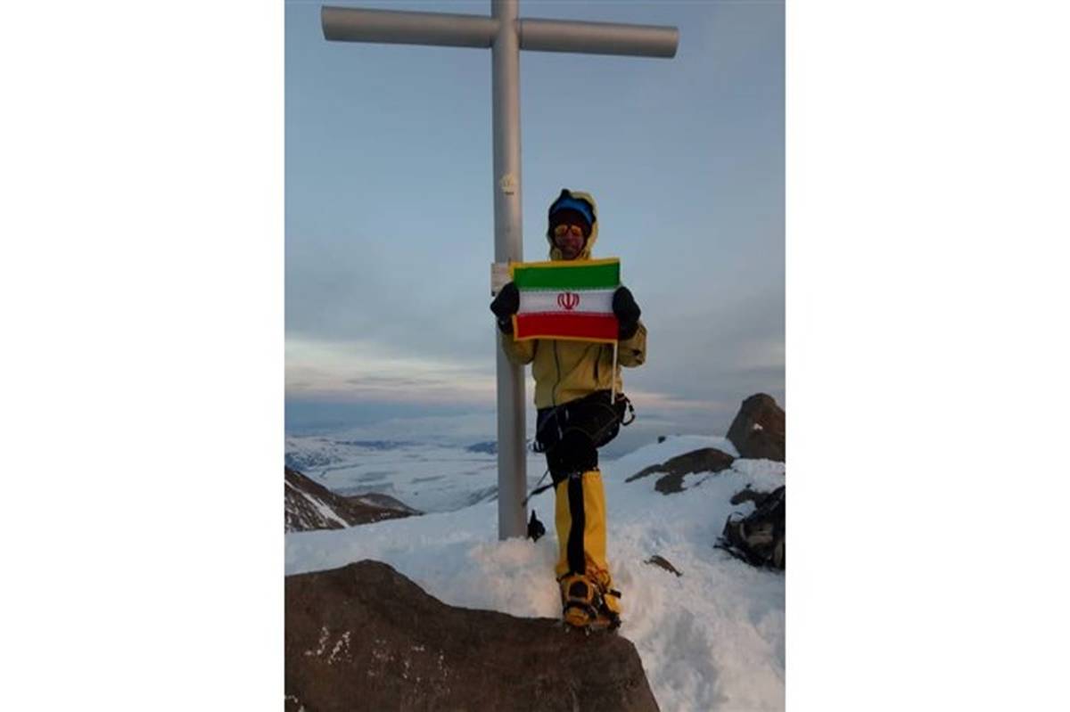 فتح قلل آراگاتس ارمنستان توسط یک کوهنورد نیشابوری