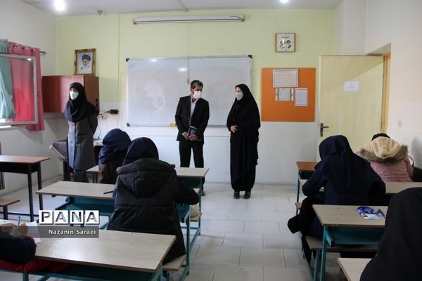بازدید سرپرست مدیریت آموزش و پرورش اسلامشهر از روندبرگزاری امتحانات حضوری