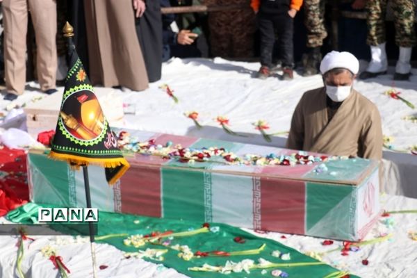 مراسم تشییع پیکر شهدا در شهر برزک