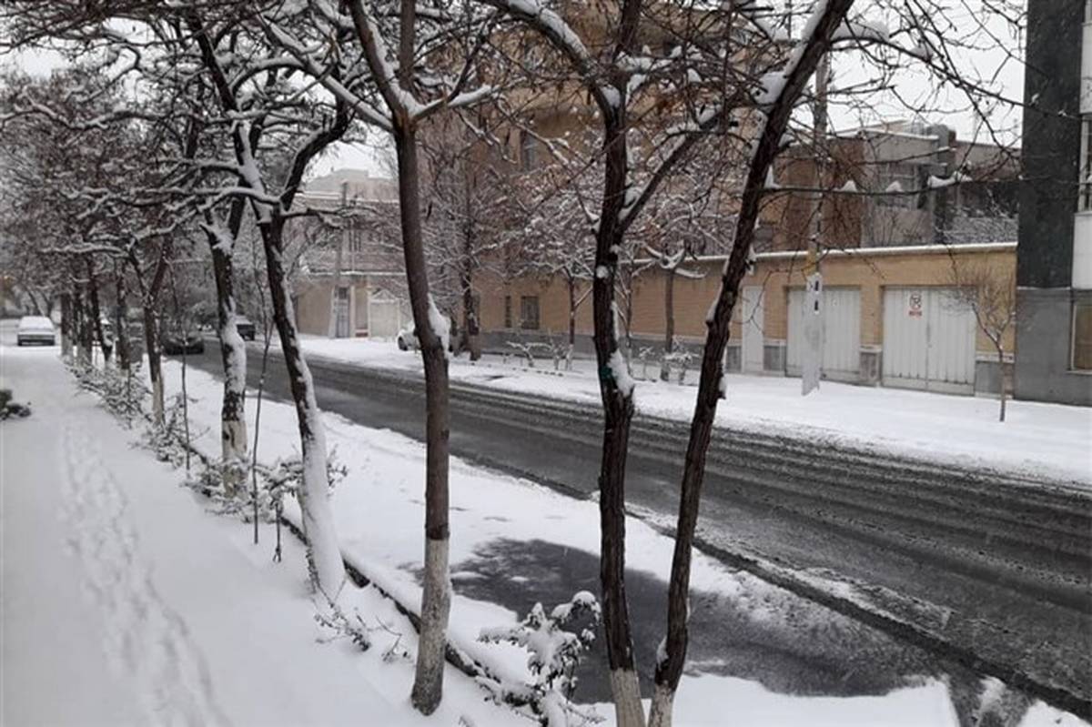 باز هم برف و برودت هوا مدارس آذربایجان‌ شرقی را تعطیل کرد