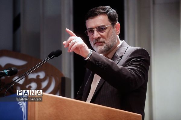 آیین تجلیل از مادران و همسران شهید